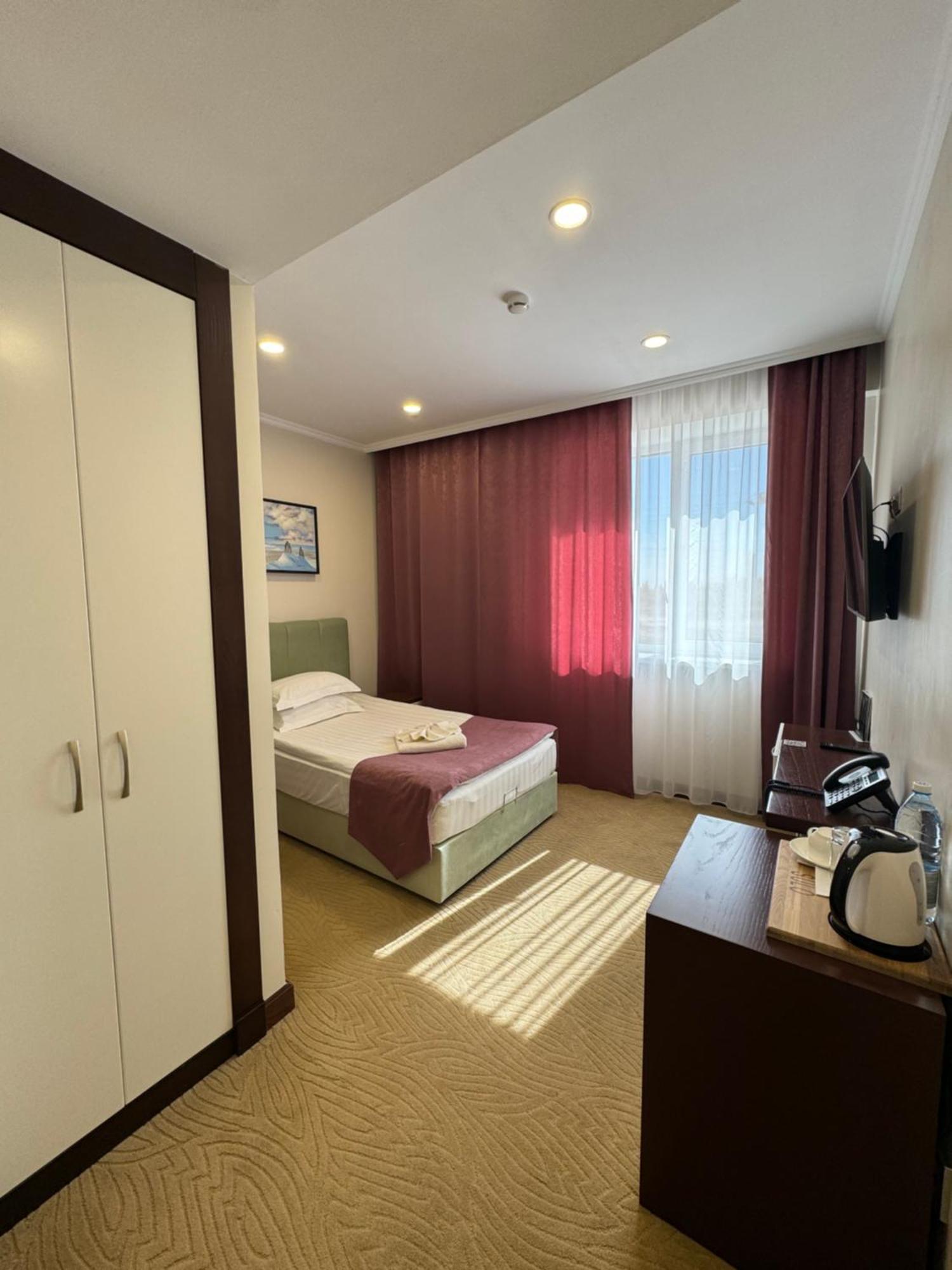 Sulo Atyrau Hotel Exterior photo