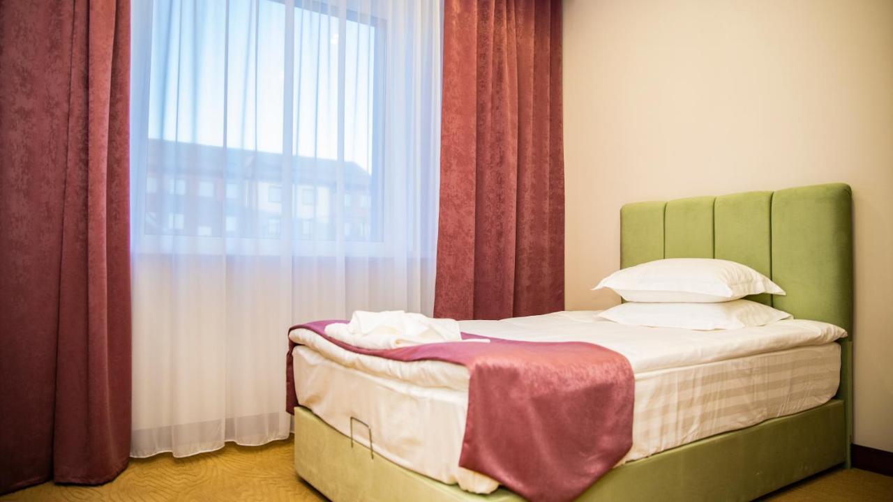 Sulo Atyrau Hotel Exterior photo